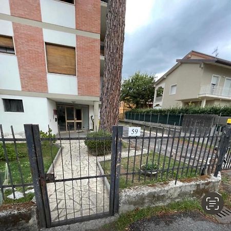 Apartamento Casa Alexander Marina di Massa Exterior foto